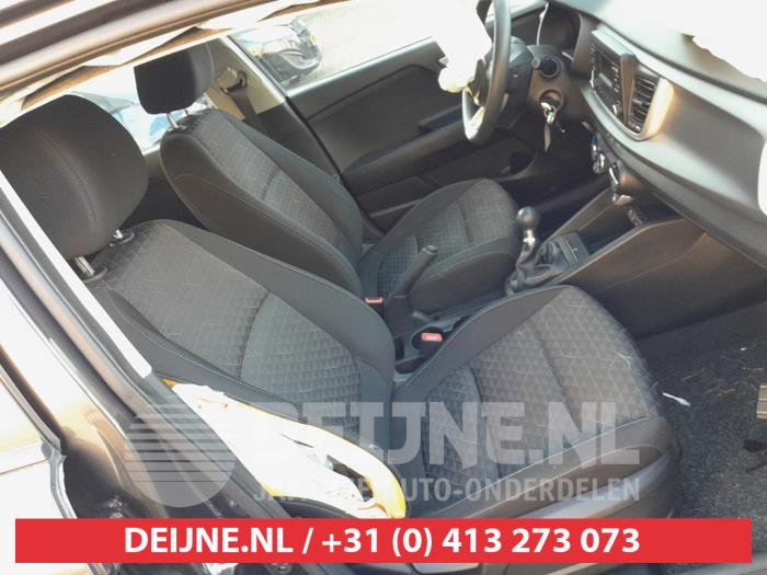 Kia Rio IV 1.2 MPI 16V Sloopvoertuig (2021, Grijs)