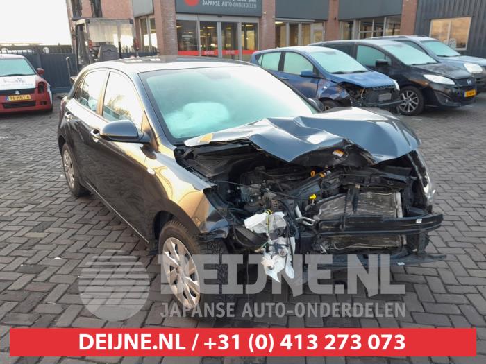 Kia Rio IV 1.2 MPI 16V Sloopvoertuig (2021, Grijs)
