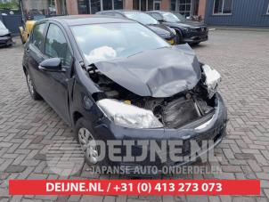 Toyota Yaris Scheinwerfermotor O665828 Spenderfahrzeug