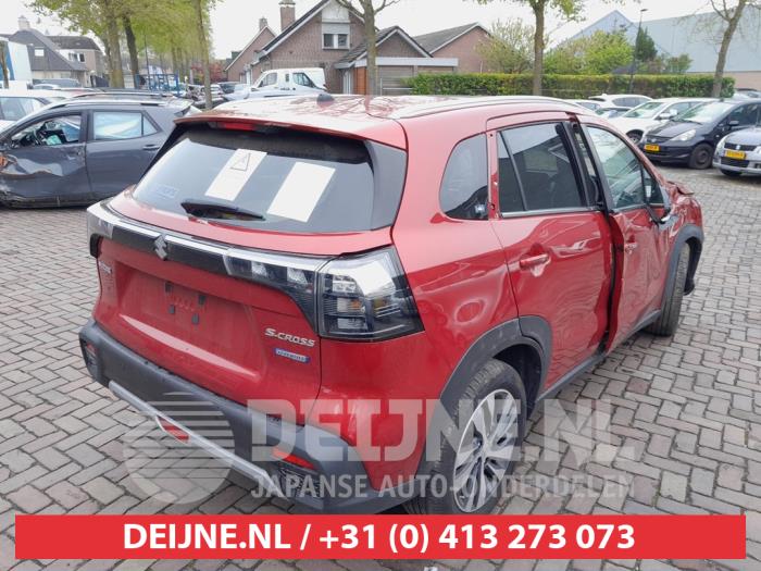 Suzuki S-Cross 1.4 Boosterjet Smart Hybrid AllGrip Sloopvoertuig (2024, Rood)