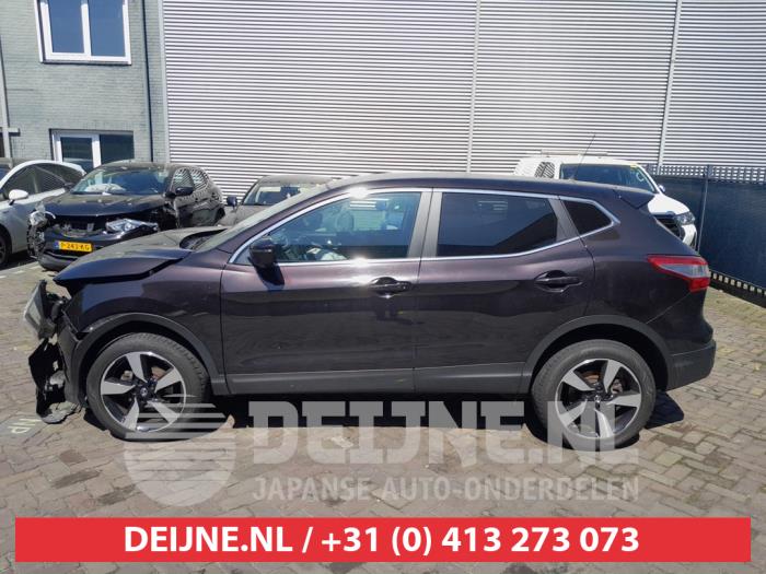 Nissan Qashqai 1.6 DIG-T 163 16V Sloopvoertuig (2016, Donker, Paars)