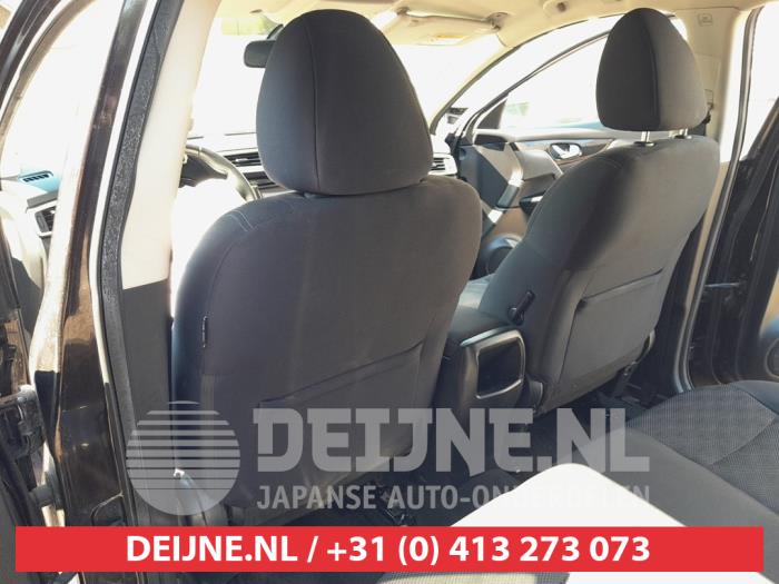 Nissan Qashqai 1.6 DIG-T 163 16V Sloopvoertuig (2016, Donker, Paars)
