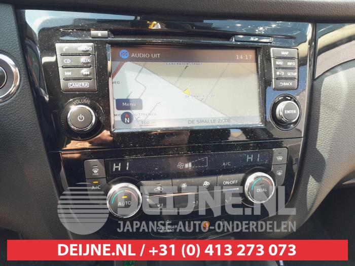 Nissan Qashqai 1.6 DIG-T 163 16V Sloopvoertuig (2016, Donker, Paars)