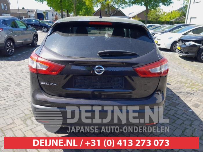 Nissan Qashqai 1.6 DIG-T 163 16V Sloopvoertuig (2016, Donker, Paars)