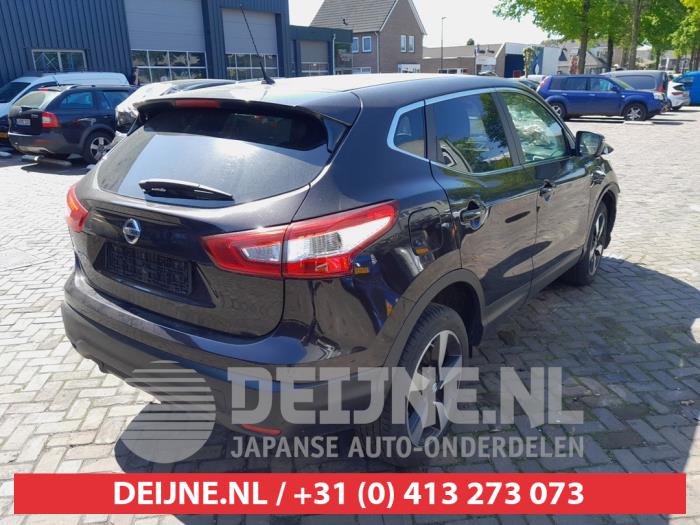 Nissan Qashqai 1.6 DIG-T 163 16V Sloopvoertuig (2016, Donker, Paars)