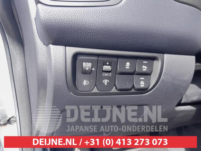 Kia Rio III 1.4 CVVT 16V Sloopvoertuig (2012, Grijs)