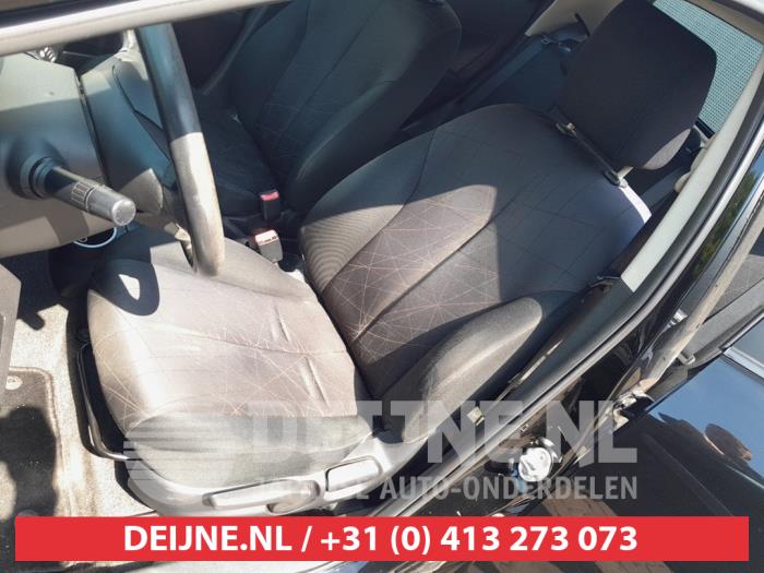 Mazda 2 1.3 16V S-VT Sloopvoertuig (2012, Zwart)