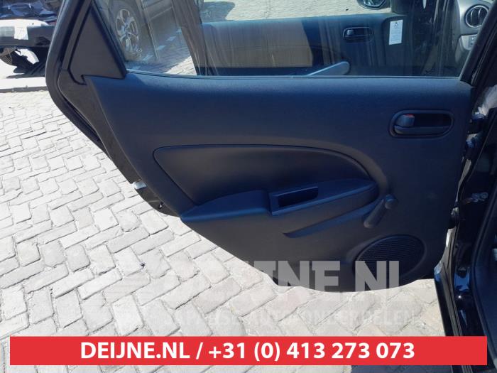 Mazda 2 1.3 16V S-VT Sloopvoertuig (2012, Zwart)