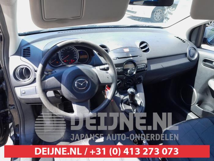 Mazda 2 1.3 16V S-VT Sloopvoertuig (2012, Zwart)