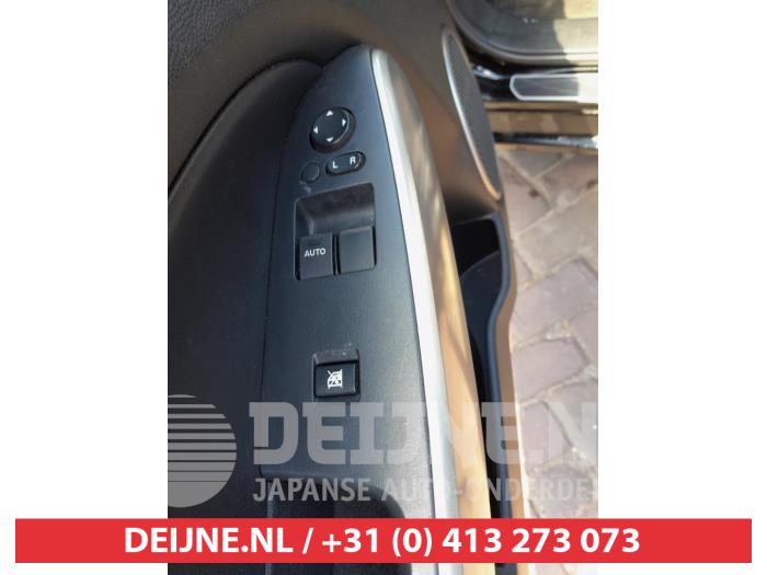 Mazda 2 1.3 16V S-VT Sloopvoertuig (2012, Zwart)