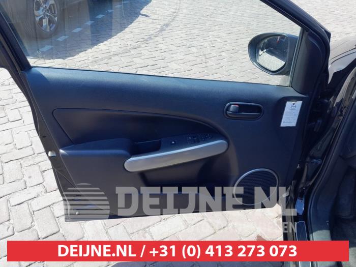 Mazda 2 1.3 16V S-VT Sloopvoertuig (2012, Zwart)