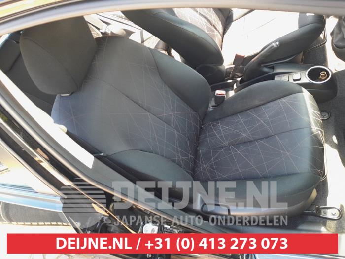 Mazda 2 1.3 16V S-VT Sloopvoertuig (2012, Zwart)