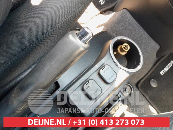 Mazda 2 1.3 16V S-VT Sloopvoertuig (2012, Zwart)