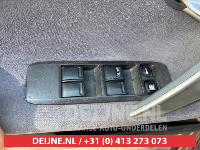 Nissan Primera Wagon 2.0 16V Sloopvoertuig (2004, Bruin)