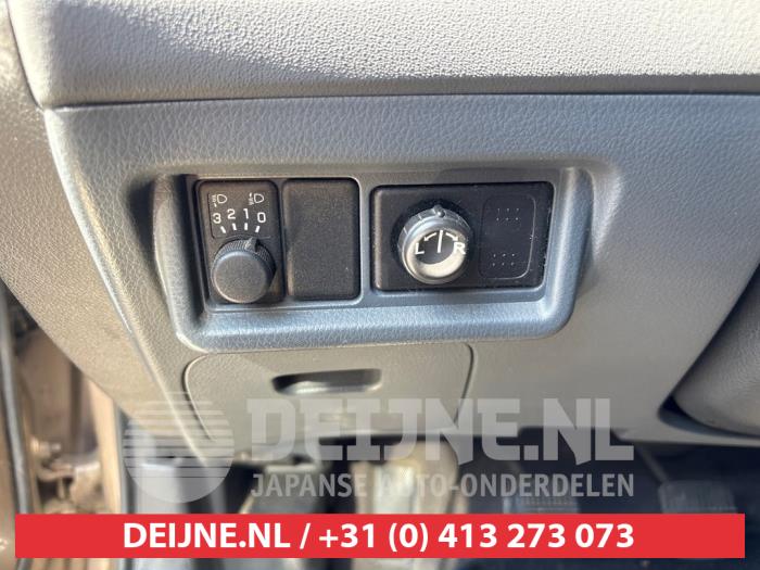 Nissan Primera Wagon 2.0 16V Sloopvoertuig (2004, Bruin)