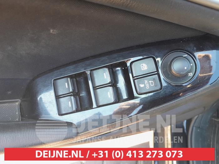Mazda 3 1.5 SkyActiv-D 105 16V Sloopvoertuig (2018, Zwart)