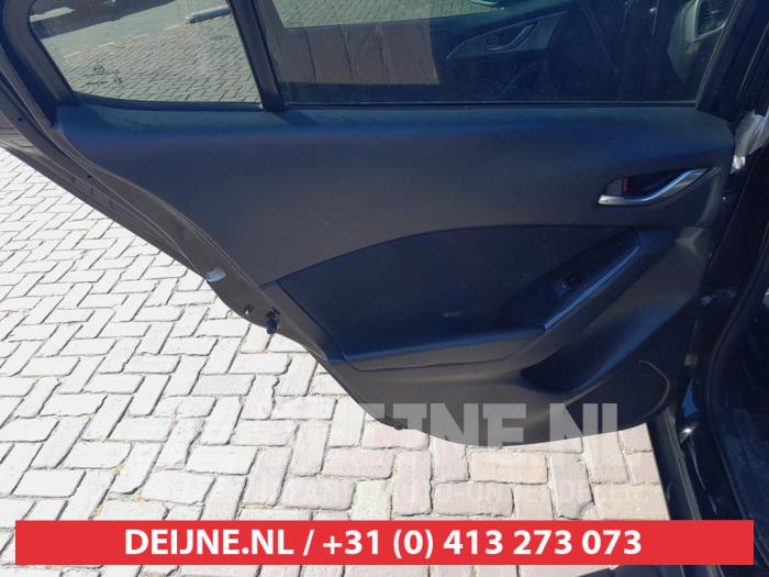 Mazda 3 1.5 SkyActiv-D 105 16V Sloopvoertuig (2018, Zwart)