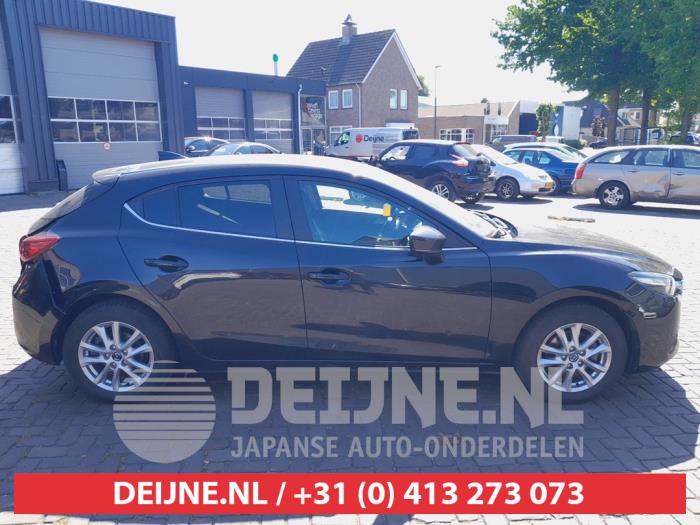 Mazda 3 1.5 SkyActiv-D 105 16V Sloopvoertuig (2018, Zwart)