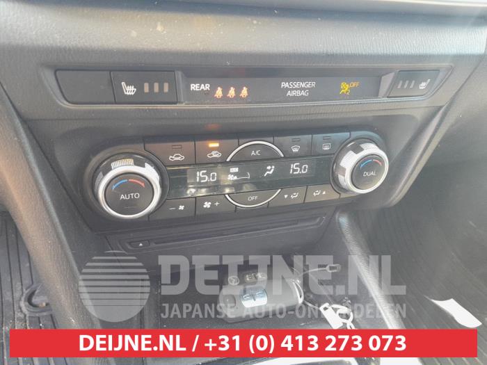 Mazda 3 1.5 SkyActiv-D 105 16V Sloopvoertuig (2018, Zwart)
