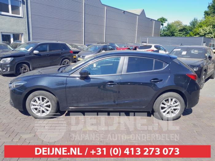 Mazda 3 1.5 SkyActiv-D 105 16V Sloopvoertuig (2018, Zwart)