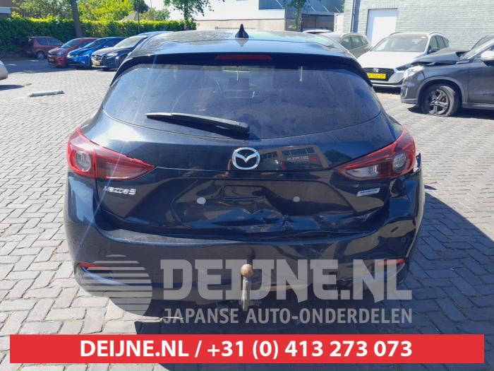 Mazda 3 1.5 SkyActiv-D 105 16V Sloopvoertuig (2018, Zwart)