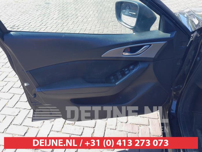 Mazda 3 1.5 SkyActiv-D 105 16V Sloopvoertuig (2018, Zwart)