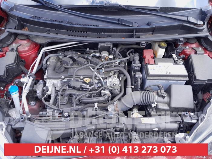 Toyota Yaris IV 1.5 12V VVT-i Sloopvoertuig (2020, Rood)