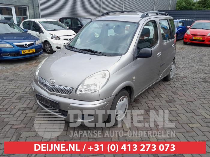 Toyota Yaris Verso 1.3 16V Sloopvoertuig (2004, Grijs)