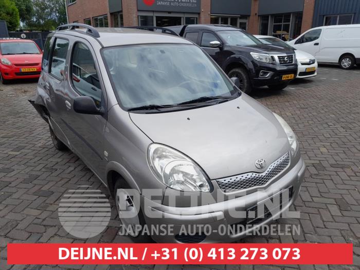 Toyota Yaris Verso 1.3 16V Sloopvoertuig (2004, Grijs)
