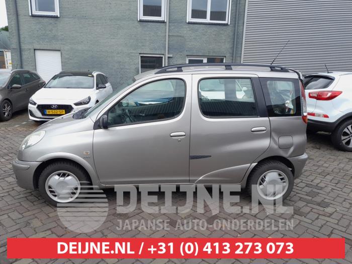 Toyota Yaris Verso 1.3 16V Sloopvoertuig (2004, Grijs)