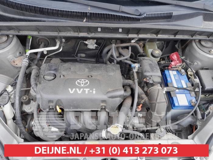 Toyota Yaris Verso 1.3 16V Sloopvoertuig (2004, Grijs)