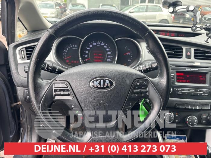 Kia Cee'd Sportswagon 1.6 GDI 16V Sloopvoertuig (2013, Blauw)