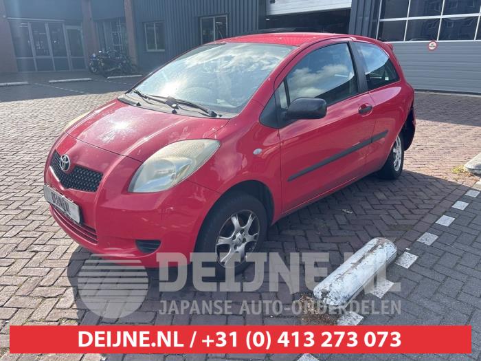 Toyota Yaris II 1.0 12V VVT-i Sloopvoertuig (2007, Rood)
