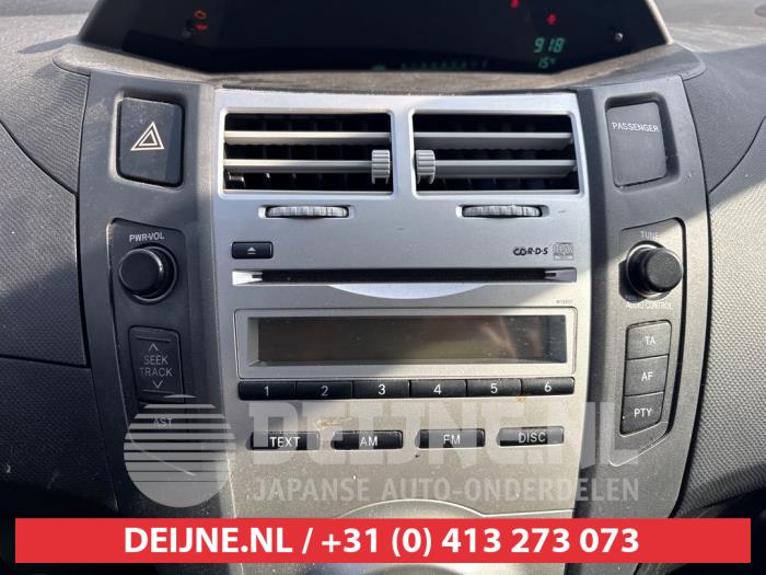 Toyota Yaris II 1.0 12V VVT-i Sloopvoertuig (2007, Rood)