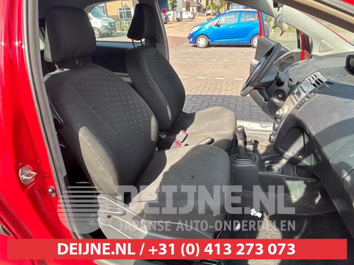 Toyota Yaris II 1.0 12V VVT-i Sloopvoertuig (2007, Rood)