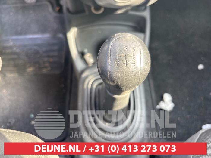 Toyota Yaris II 1.0 12V VVT-i Sloopvoertuig (2007, Rood)