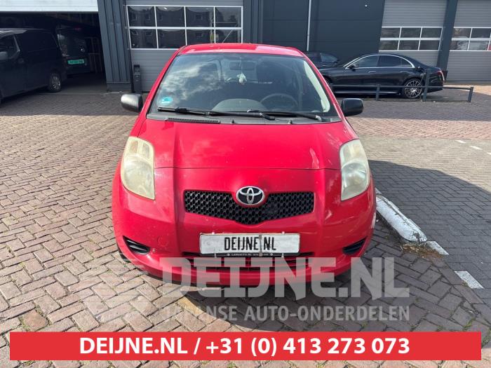 Toyota Yaris II 1.0 12V VVT-i Sloopvoertuig (2007, Rood)