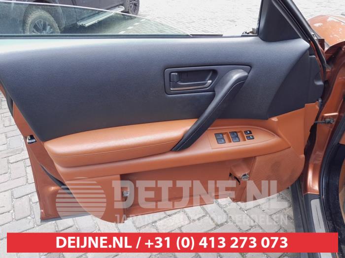 Infiniti FX 45 4.5i 32V VVT AWD Sloopvoertuig (2004, Oranje)