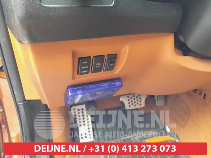 Infiniti FX 45 4.5i 32V VVT AWD Sloopvoertuig (2004, Oranje)