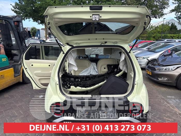 Hyundai Inster 49 kWh Sloopvoertuig (2025, Licht, Geel)