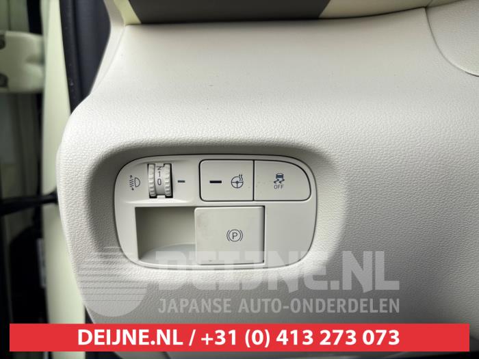Hyundai Inster 49 kWh Sloopvoertuig (2025, Licht, Geel)