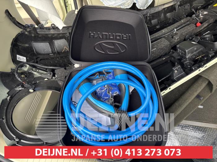 Hyundai Inster 49 kWh Sloopvoertuig (2025, Licht, Geel)