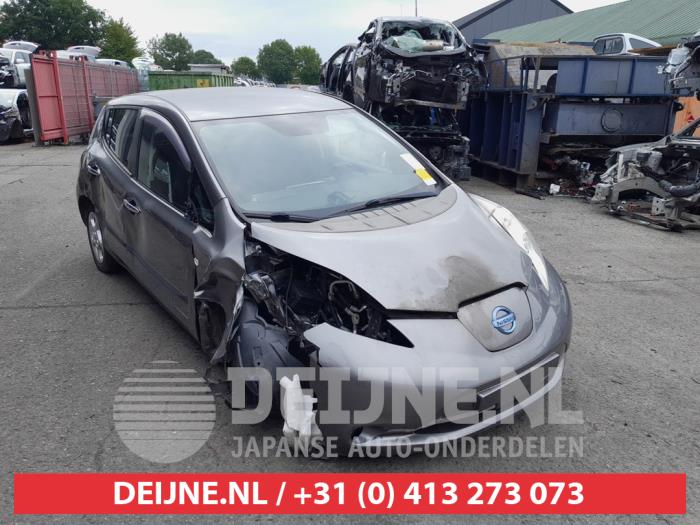 Nissan Leaf Sonnenblende O693542 Spenderfahrzeug