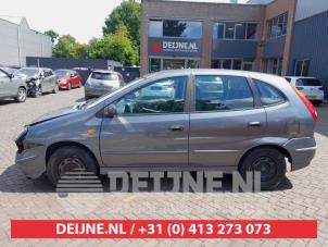 Nissan Almera Tino 01-