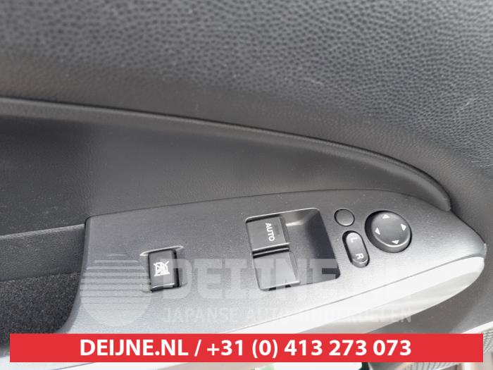 Mazda 2 1.3 16V S-VT Sloopvoertuig (2013, Grijs)