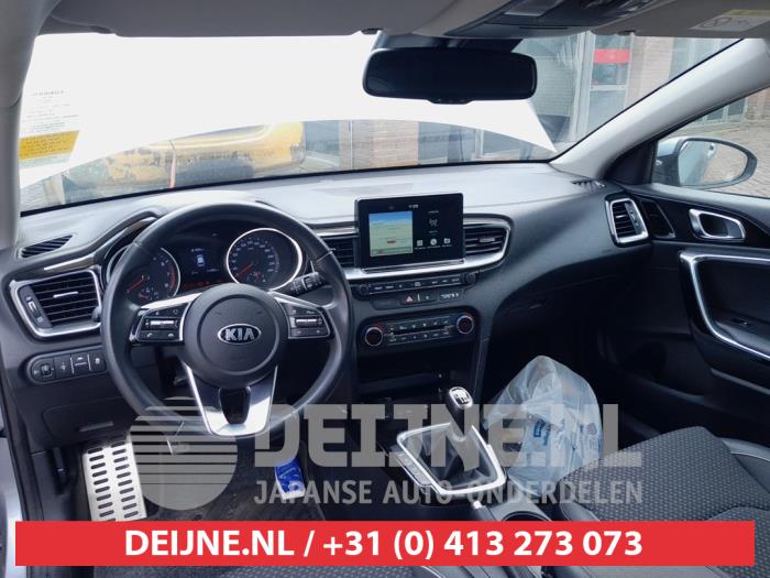 Kia Ceed 1.0i T-GDi 12V Sloopvoertuig (2018, Grijs)
