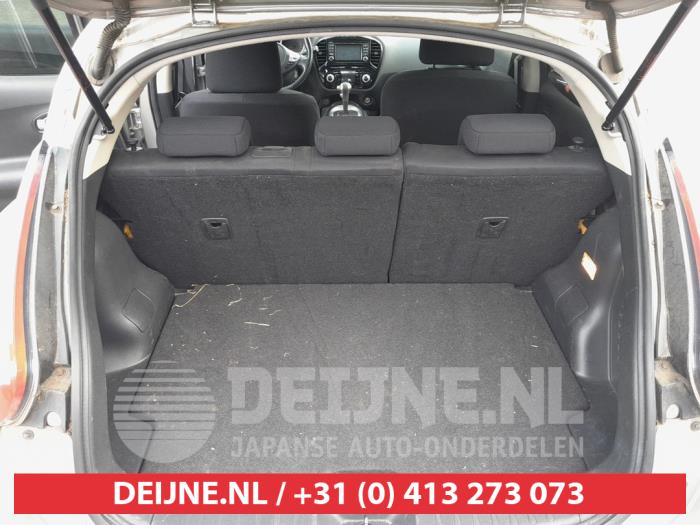 Nissan Juke 10- Sloopvoertuig (2017, Grijs)