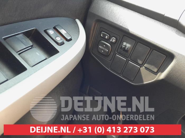 Toyota Prius 1.8 16V Sloopvoertuig (2013, Wit)