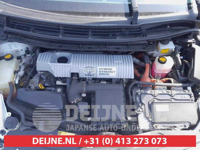 Toyota Prius 1.8 16V Sloopvoertuig (2013, Wit)