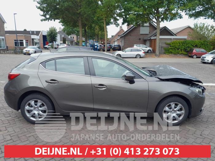 Mazda 3 2.0 SkyActiv-G 16V Sloopvoertuig (2014, Bruin)